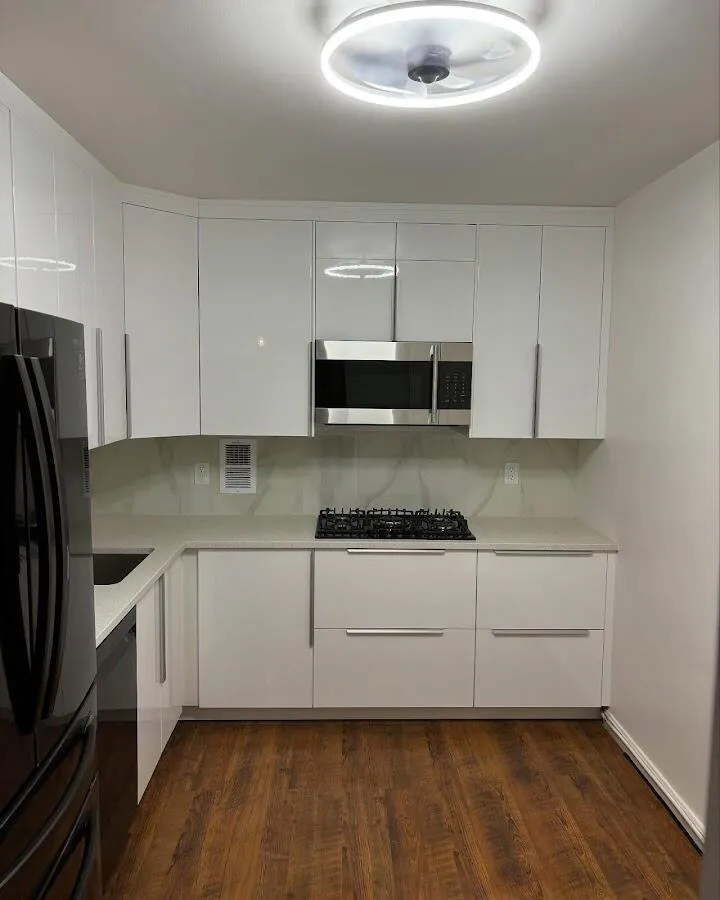 Renovated kitchen with quartz countertops in Hesperia